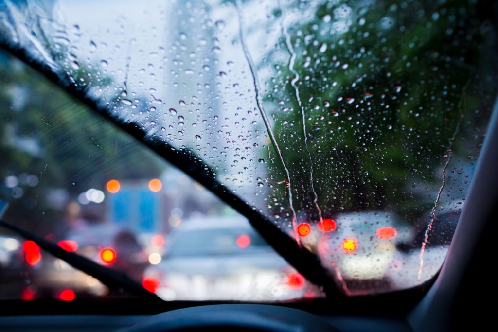 เทคนิคการขับขี่รถยนต์ การดูแลรถยนต์หน้าฝน